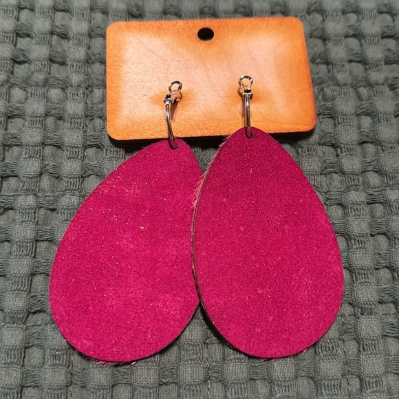 BOUTIQUE earrings - Picture 2 of 4